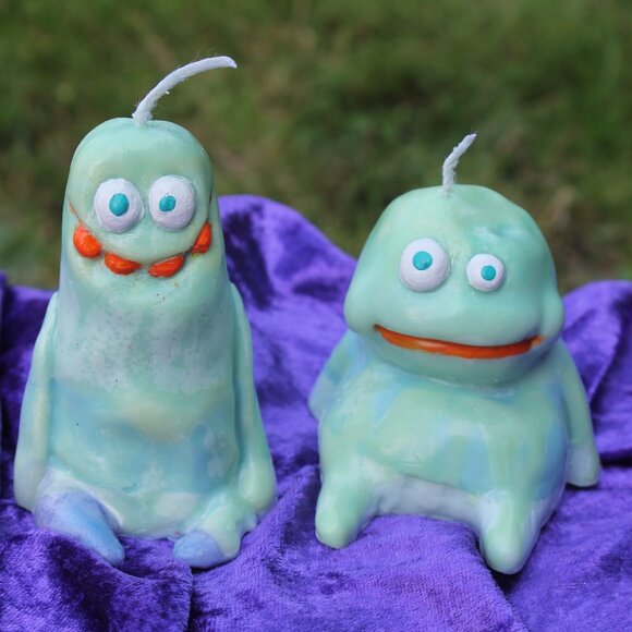The Twin Monster Candles - Picture 1 of 7